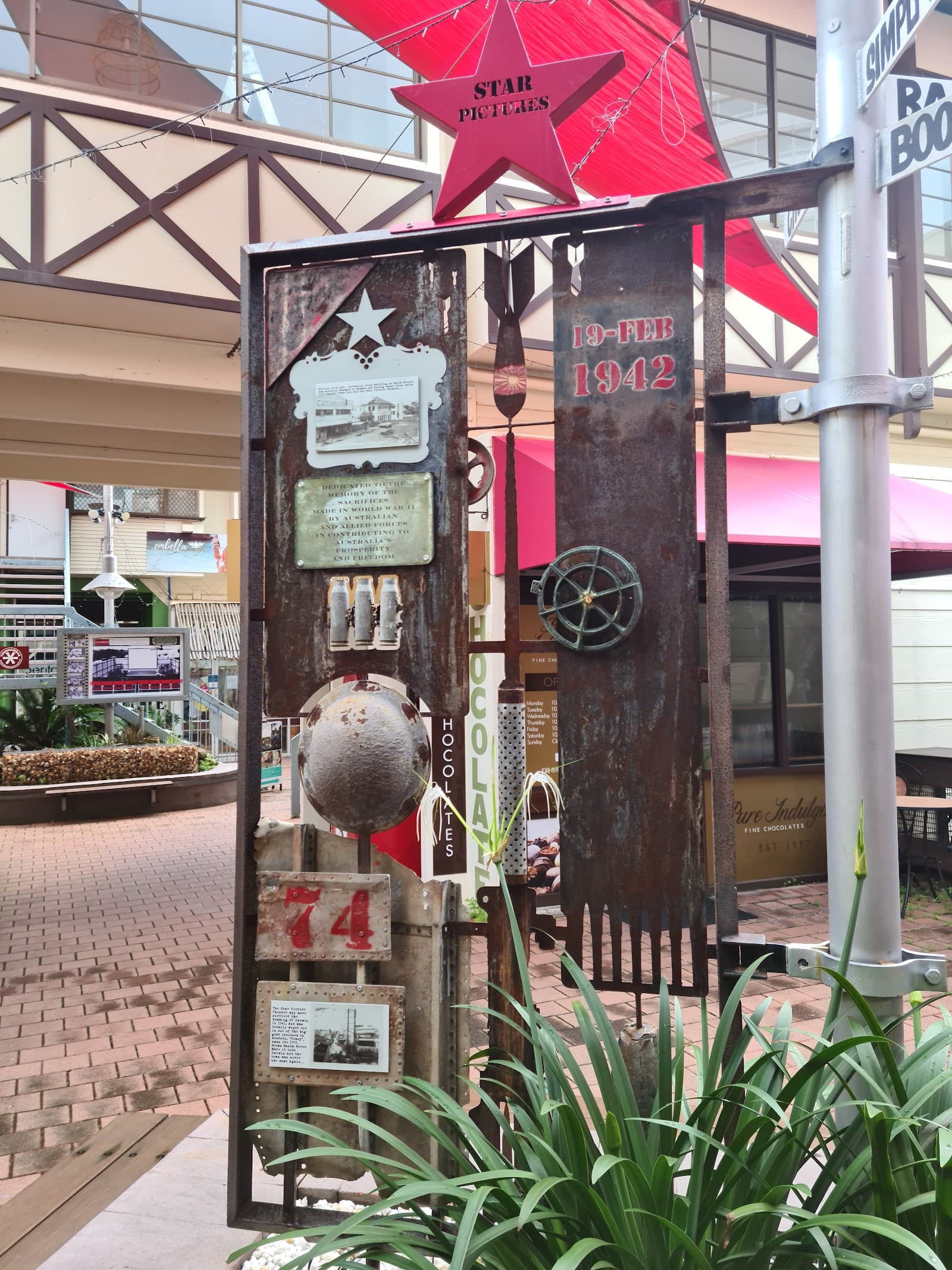 Four Birds Cafe ni Isabella — Darwin CBD, Darwin