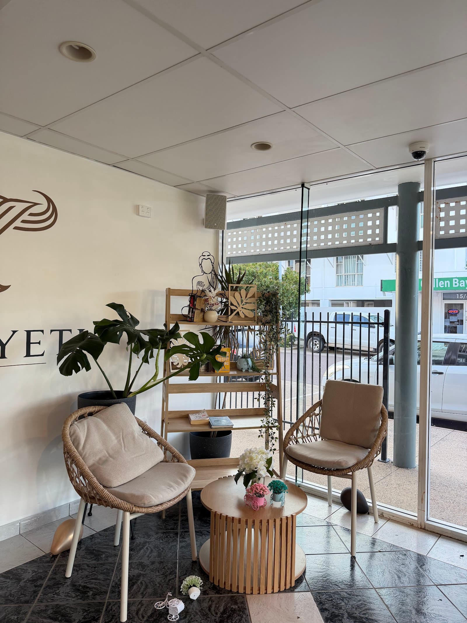 YAK & YETI Cullen Bay — Cullen Bay, Darwin