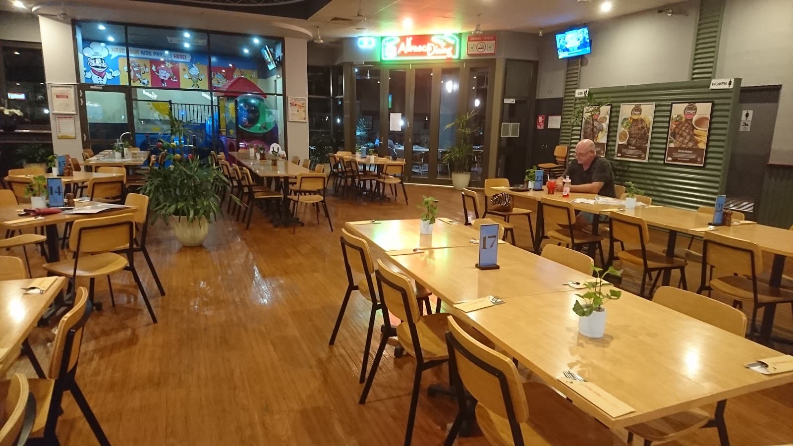 Palmerston Tavern — Palmerston, Darwin