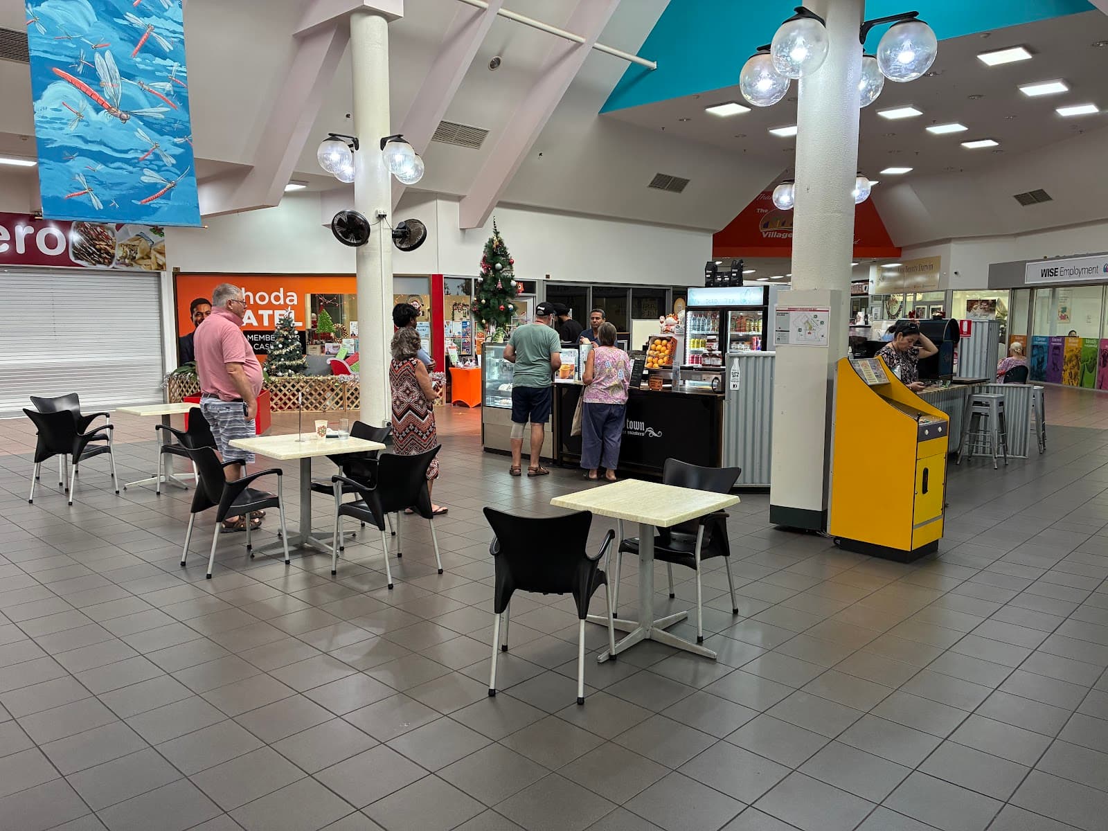 Queeny's Snack Bar — Casuarina, Darwin