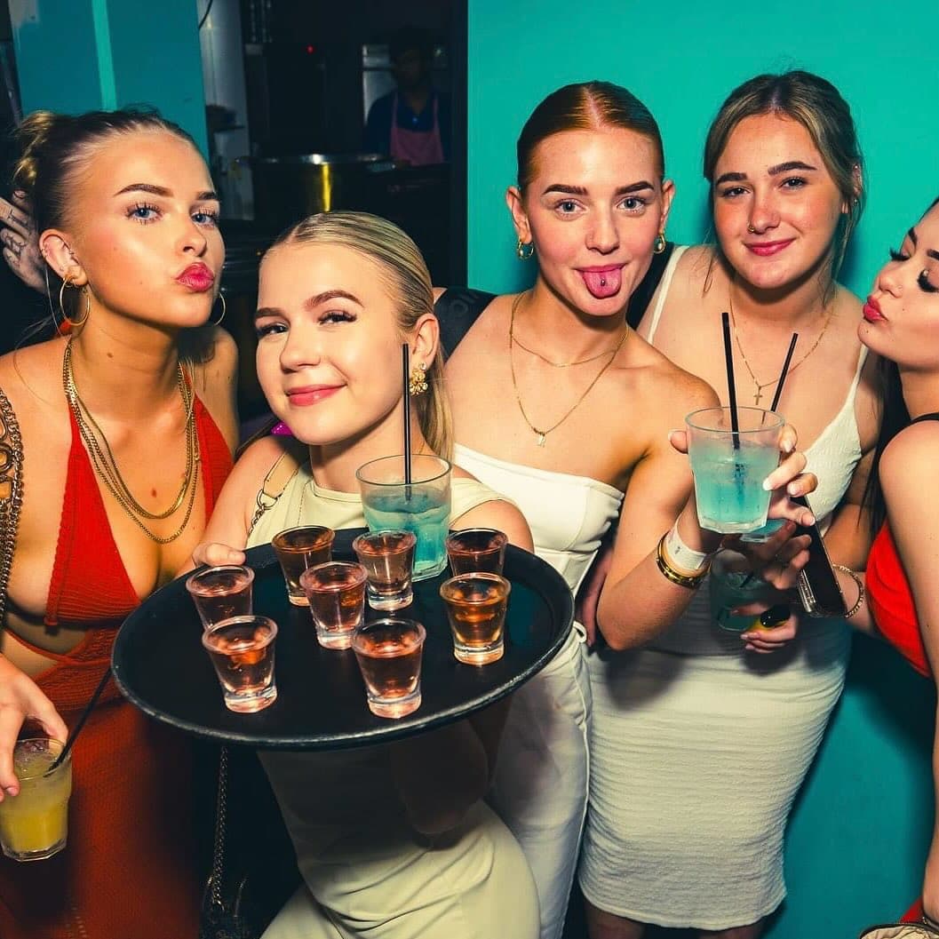 Motel Loco — Mindil Beach, Darwin