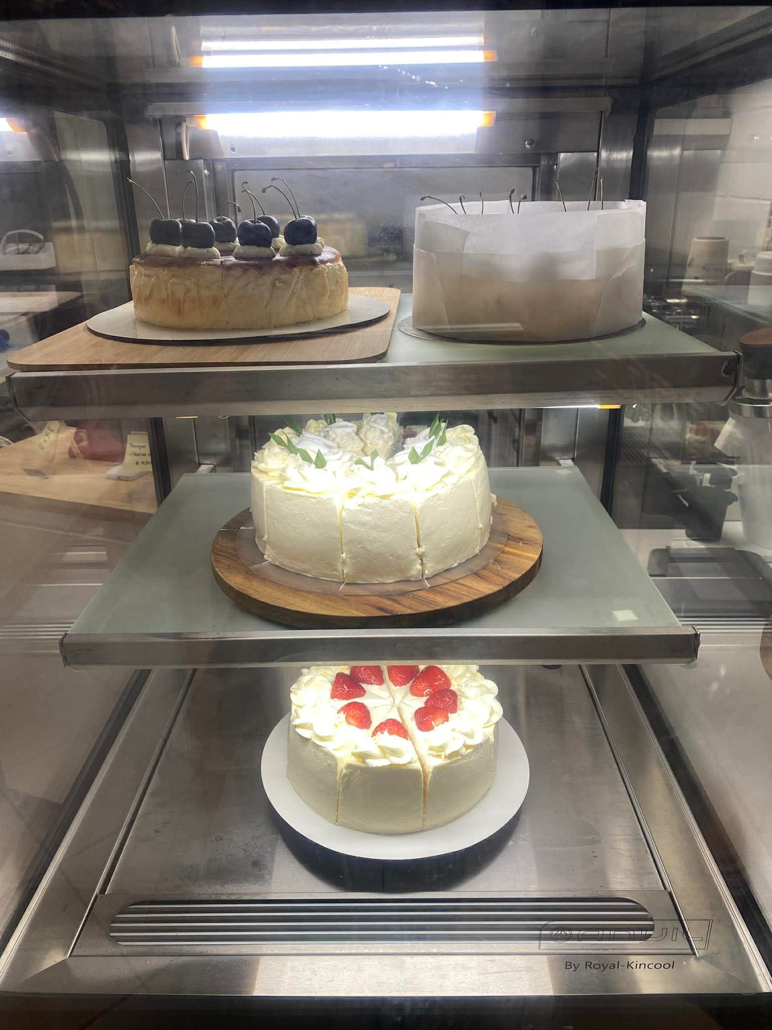GoGo, Goi! (bake a cake by Goi) — Mindil Beach, Darwin