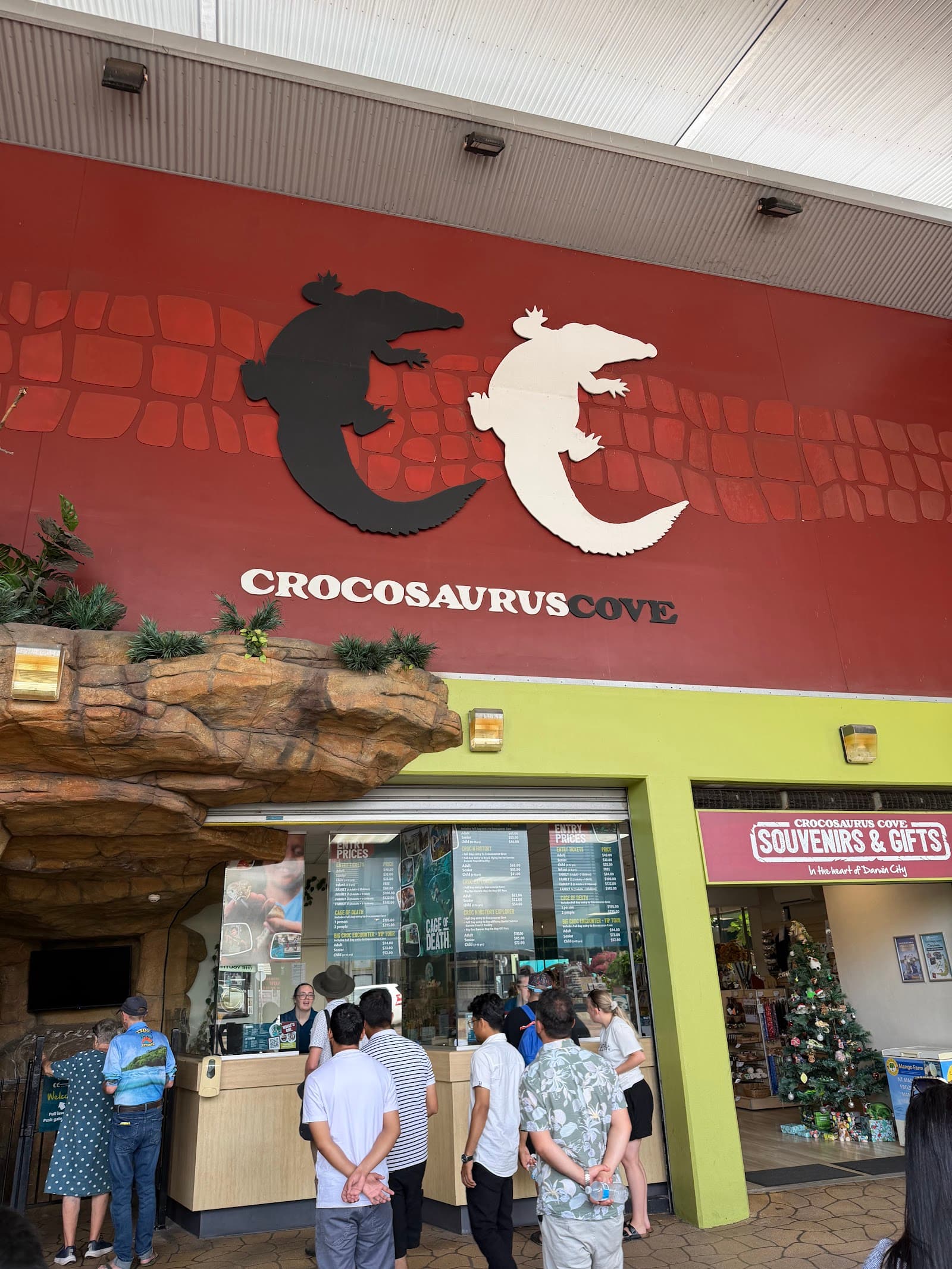 Crocosaurus Cove — Mindil Beach, Darwin