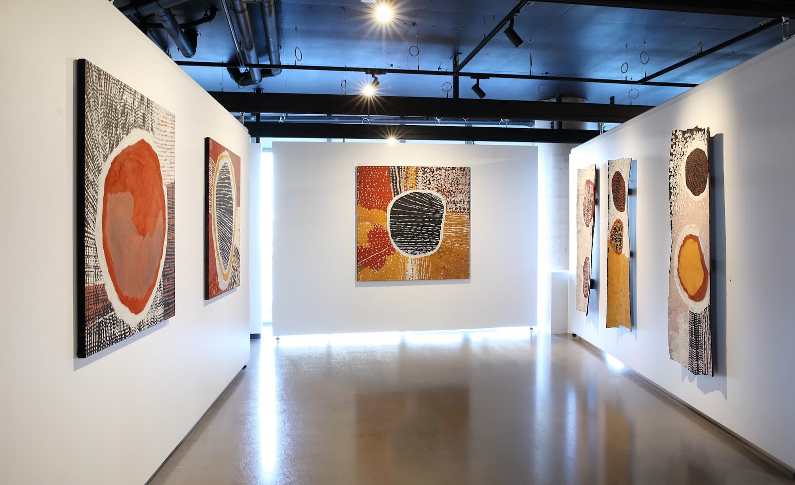 Outstation Gallery — Mindil Beach, Darwin