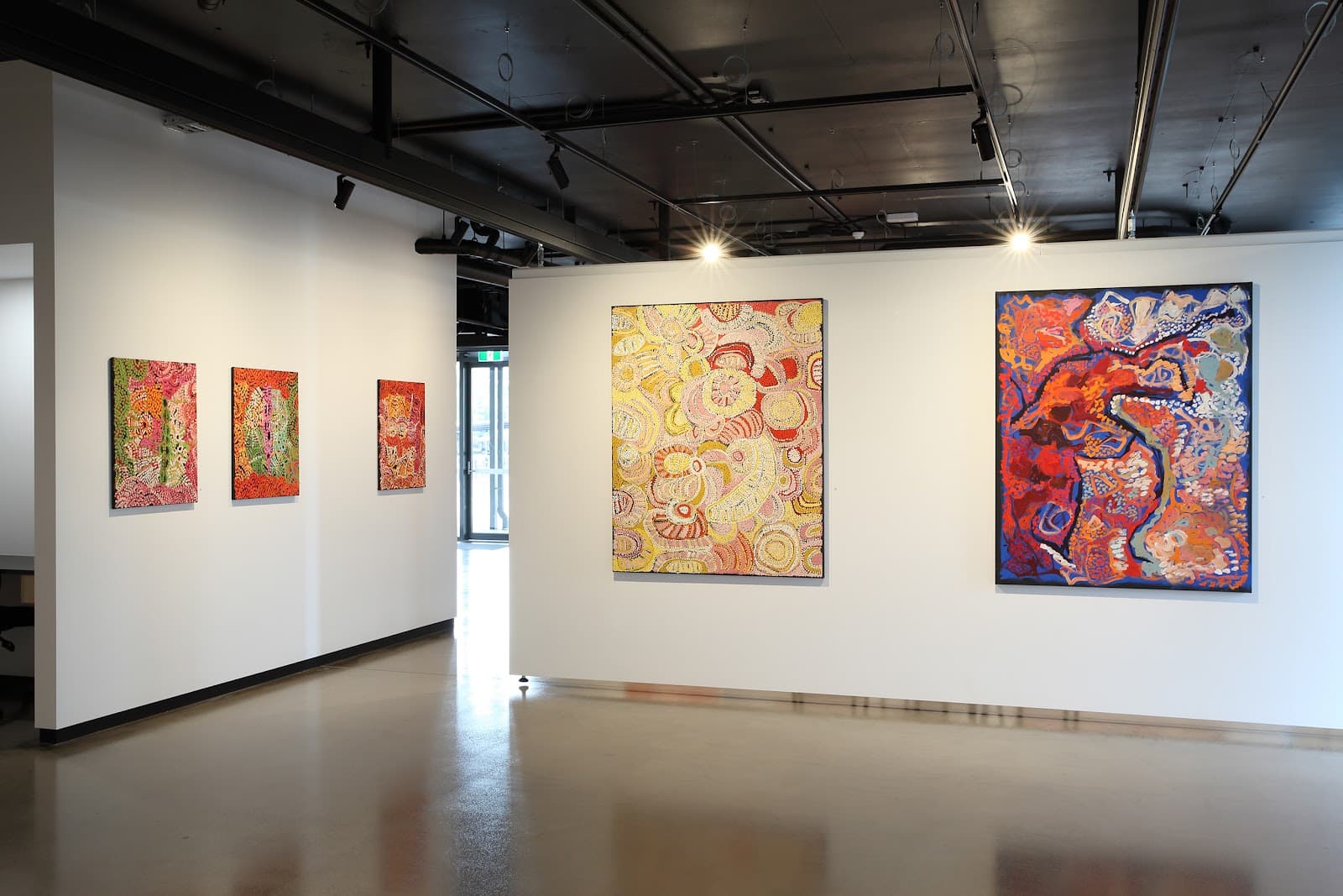 Outstation Gallery — Mindil Beach, Darwin