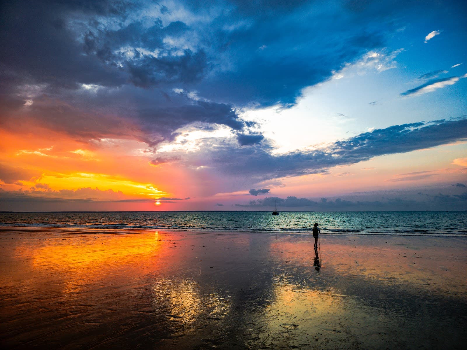 Bundilla Beach — Mindil Beach, Darwin