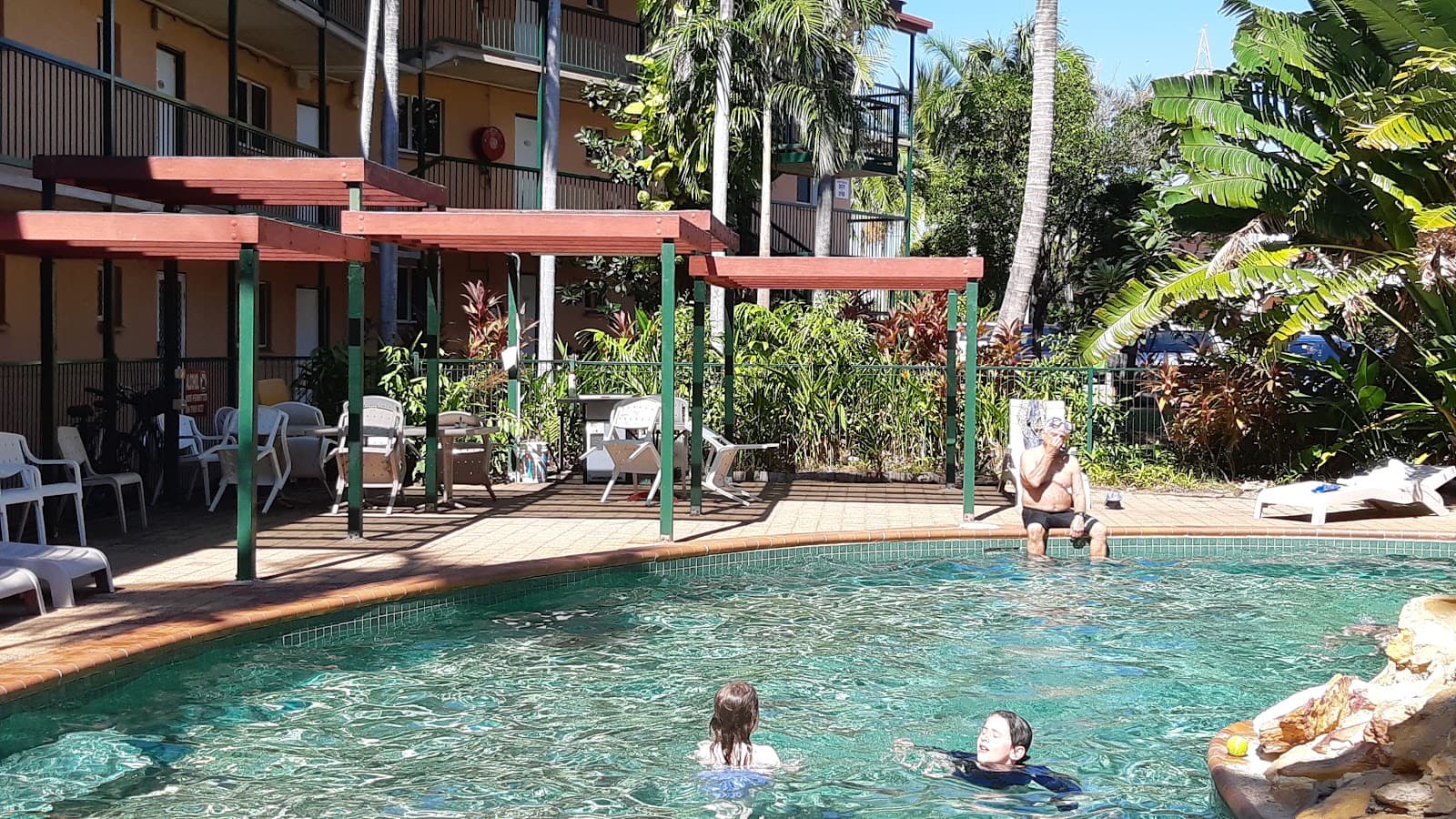 Alatai Holiday Apartments — Nightcliff, Darwin