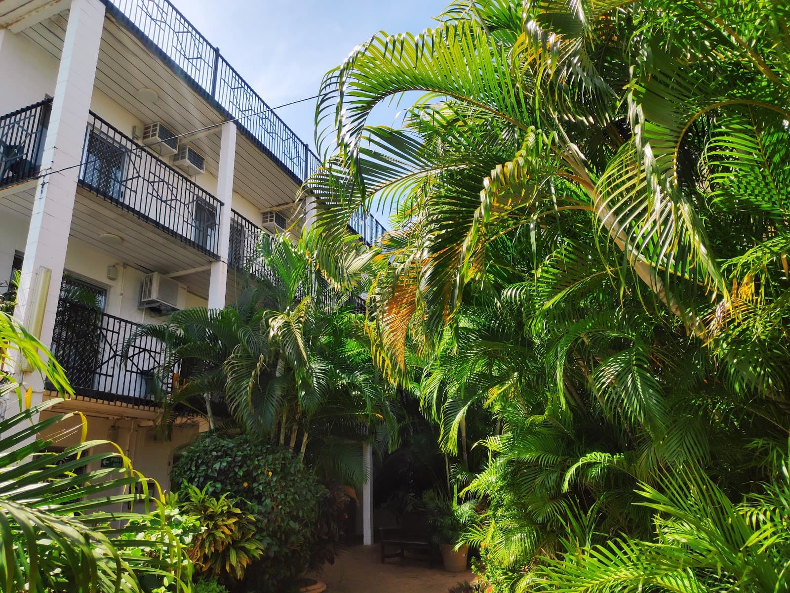 Coconut Grove Holiday Apartments — Casuarina, Darwin